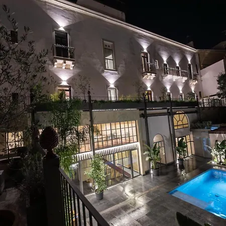 Des Bains & بيت ضيافة أتشيريالي