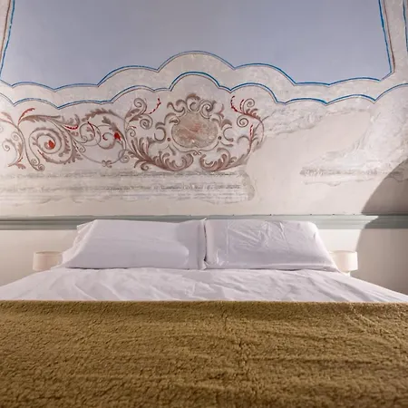 Des Bains & بيت ضيافة 4*