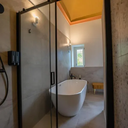 Des Bains &