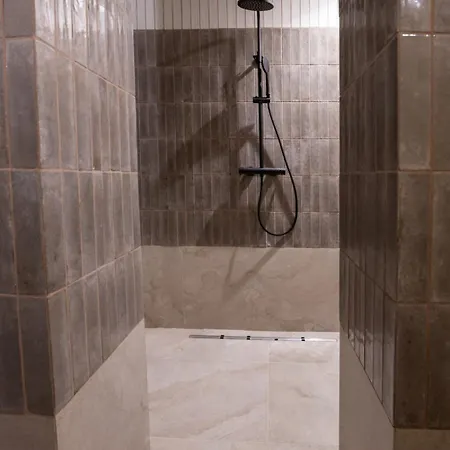 بيت ضيافة Des Bains & أتشيريالي