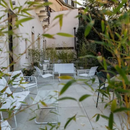 Des Bains & بيت ضيافة