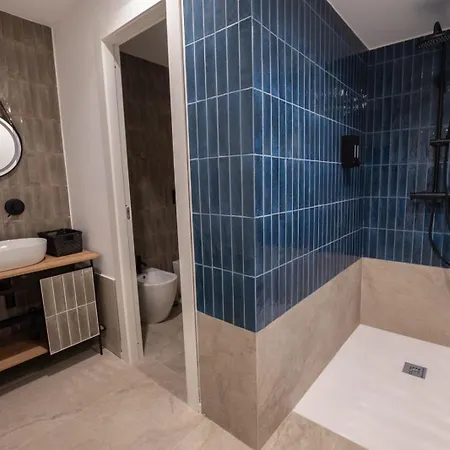 Des Bains & بيت ضيافة أتشيريالي