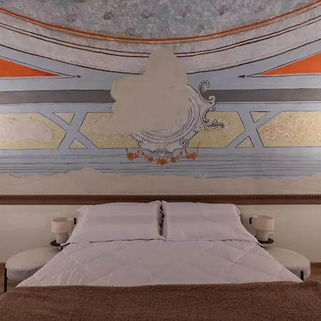 Des Bains & 4* أتشيريالي